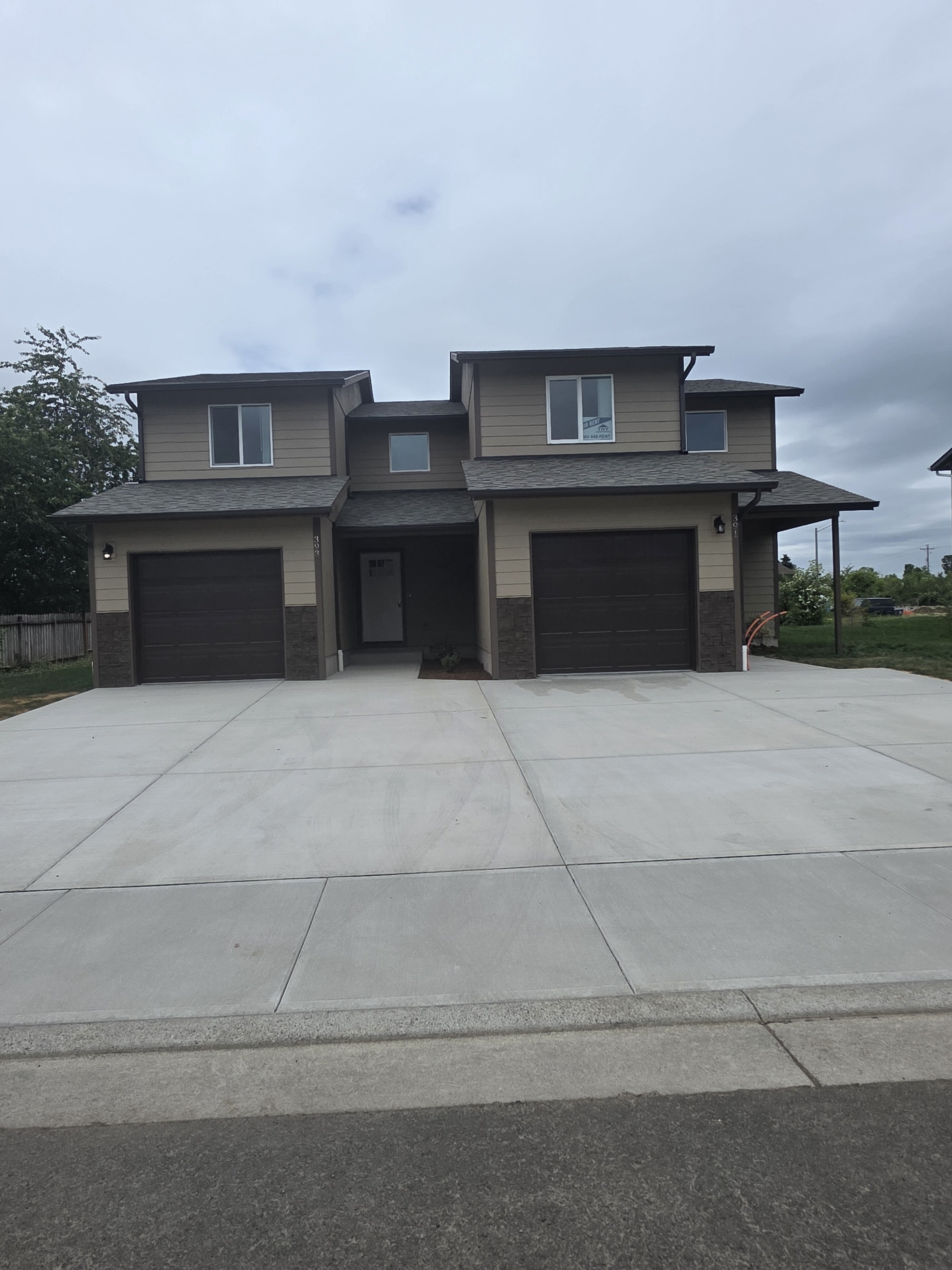 391-393 Clover St - 2
